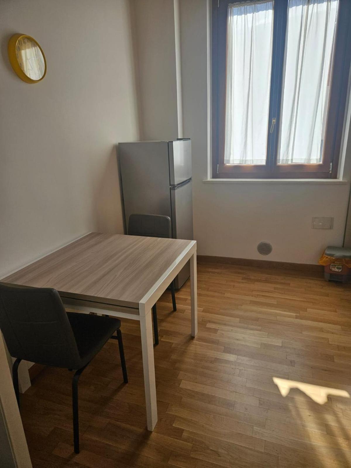 Appartamento Sotto La Torre LʼAquila Esterno foto